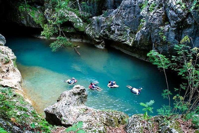 cave-tubing-xunantunich