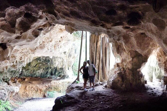 cayman-crystal-caves-tour-in-grand-cayman-island