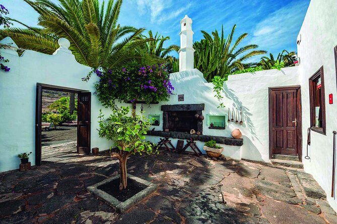 cesar-manrique-northern-lanzarote-guided-tour