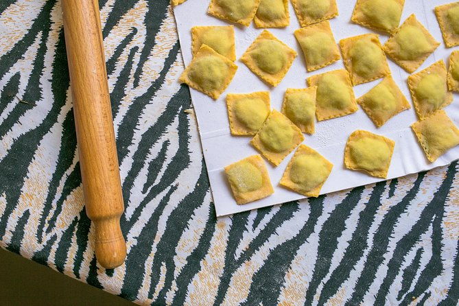 cesarine-private-pasta-class-at-locals-home-in-turin