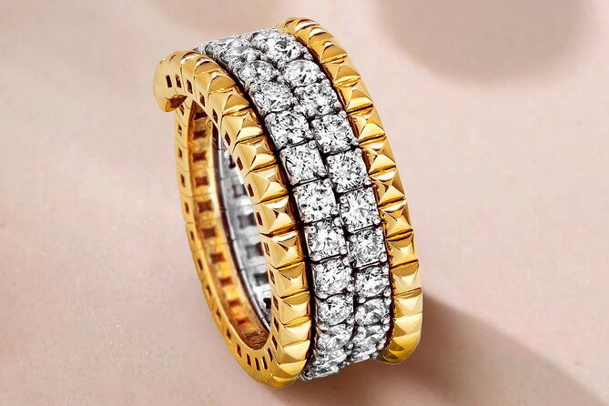 champagne-and-diamond-shopping-experience-in-downtown-bahamas