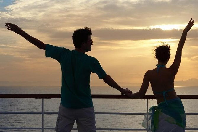 champagne-sunset-sail-in-st-lucia