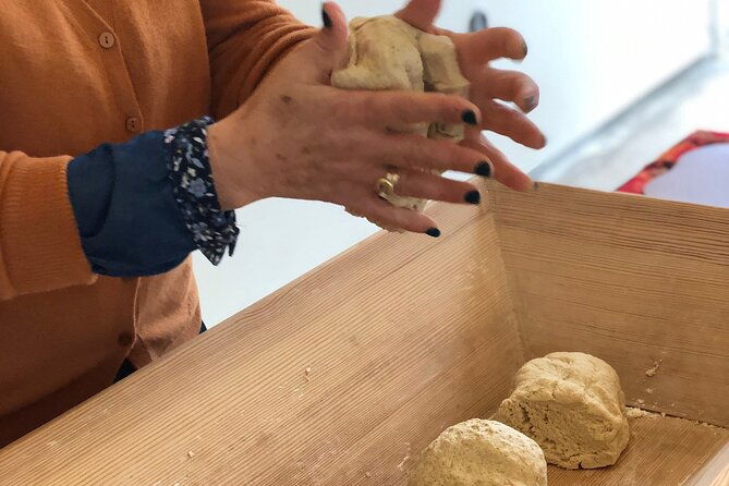 chania-sourdough-bread-baking-class-olive-oil-tasting-2