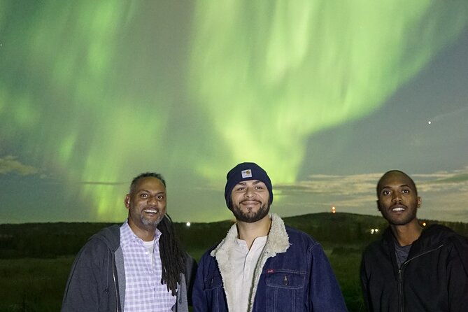 chasing-northern-lights-aurora-borealis-tour-with-photography