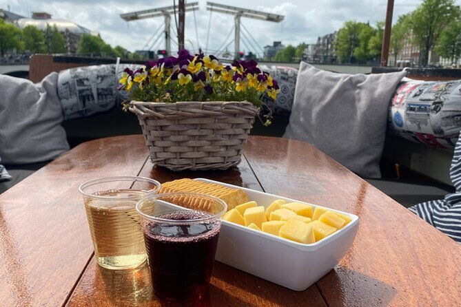 cheese-and-wine-cruise-savor-amsterdams-beauty-and-flavors
