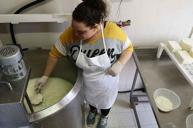 cheese-ricotta-making-teramo-abruzzo-italy