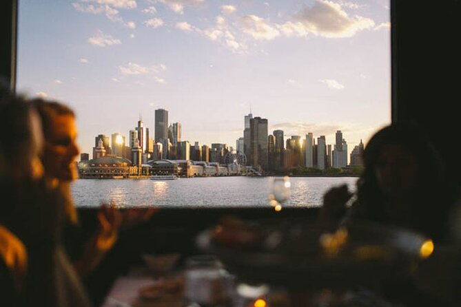 chicago-buffet-dinner-cruise-on-lake-michigan