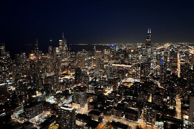 chicago-helicopter-10-minute-tour-for-up-to-three-passengers