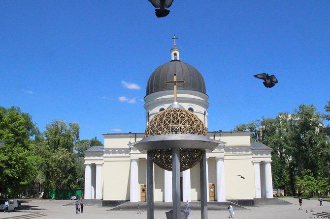 chisinau-ghost-tour-in-cemeteries