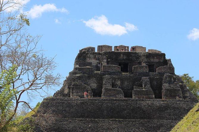 combo-tour-cave-tubing-and-xunantunich-mayan-site-fun-day-in-belize
