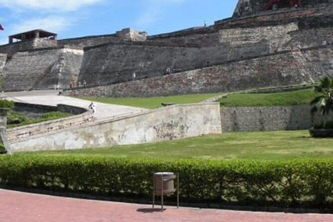 complete-bilingual-tour-entrance-to-the-castle-and-monuments