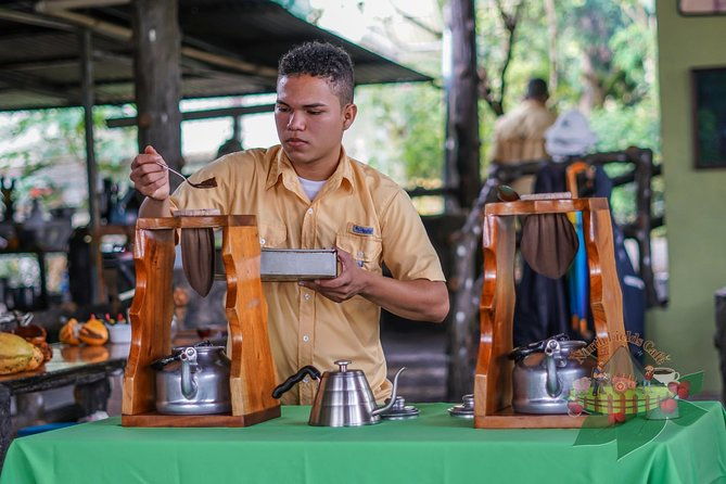 costa-rican-coffee-and-chocolate-crafting-experience-north-fields-cafe