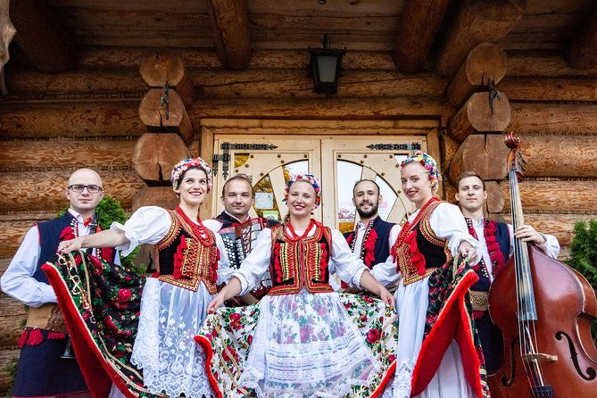 cottage-style-evening-with-folk-show-and-traditional-feast-from-krakow