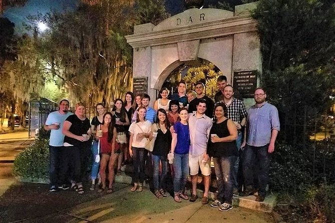 creepy-crawl-night-time-haunted-pub-walking-tour-of-savannahs-historic-district