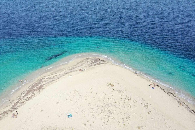 cruise-to-turtles-island-and-caves-with-a-glass-bottom-boat