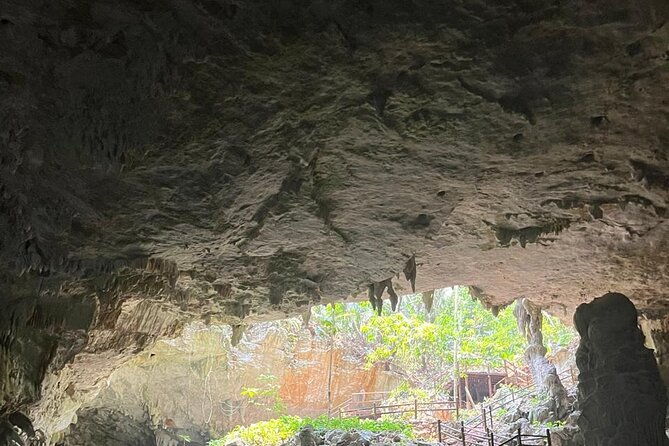 crystal-cave-frozen-waterfall-pools-and-deluxe-cave-tubing
