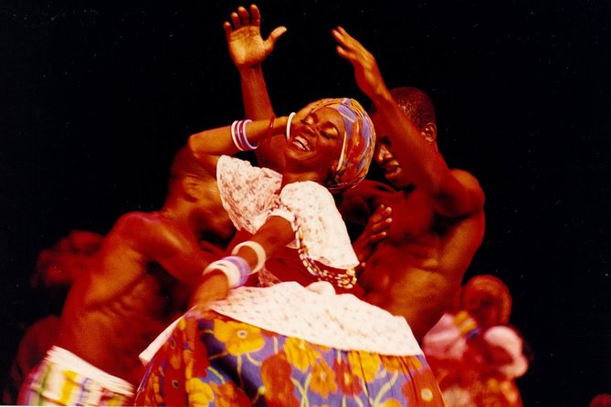 cultural-folkloric-show-and-dinner-in-salvador