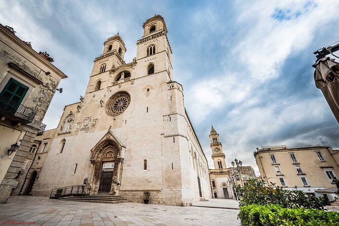 day-tour-by-car-and-on-foot-among-the-apulian-beauties-of-matera