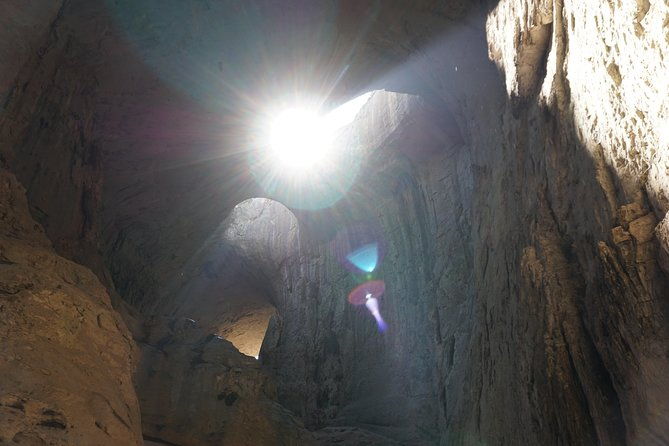 day-tour-gods-eyes-cave-saeva-dupka-cave-glozehne-monastery