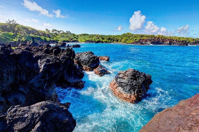day-trip-from-maui-to-oahu-road-to-hana-adventure