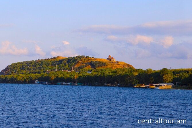 day-trip-to-garnigegard-and-lake-sevan-2