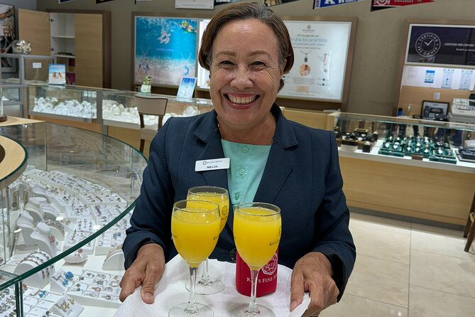 diamond-shopping-experience-with-champagne