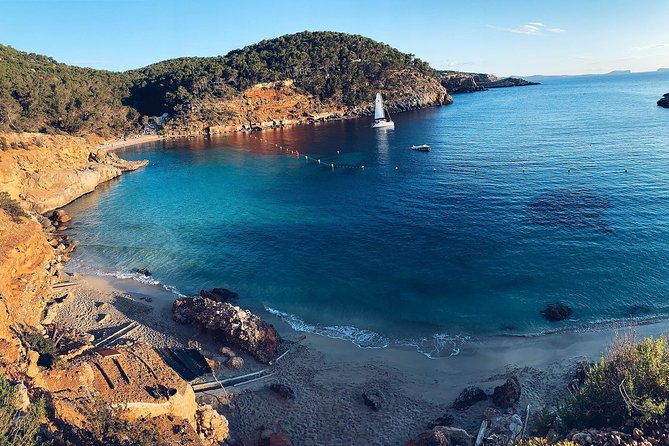 discover-cala-bassa-and-cala-comte-on-board-a-catamaran-2