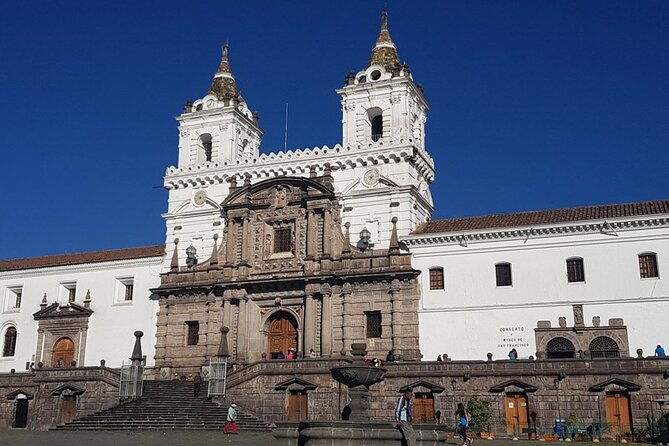 discover-quito-city-tour-middle-of-the-world
