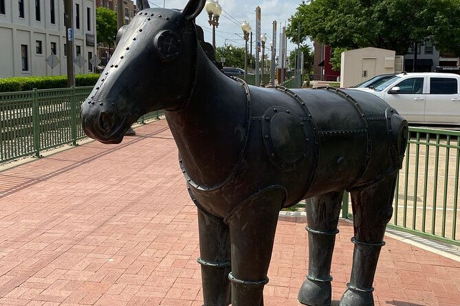 downtown-plano-walking-tour-with-food-and-drink