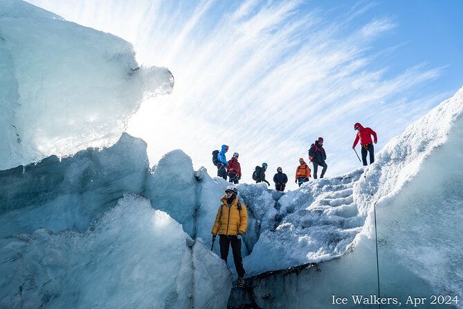 easy-hike-on-solheimajokull-glacier