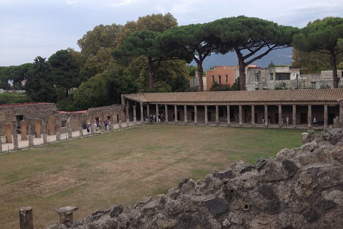 echoes-of-pompeii-a-self-guided-tour-through-mobile-app