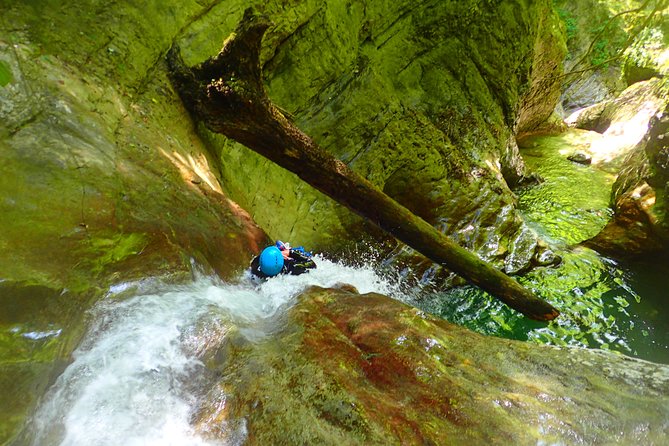 ecouges-sensational-canyoning-in-the-vercors-grenoble-lyon