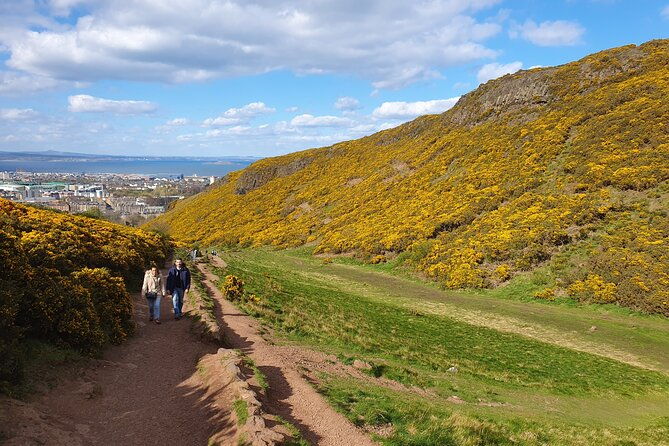 edinburgh-arthurs-seat-hike-with-local-guide