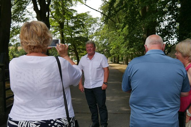 emmerdale-classic-locations-bus-tour-from-leeds