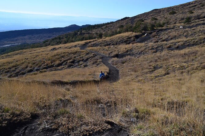 etna-wine-discovering-the-volcano-enjoying-a-wine-tasting