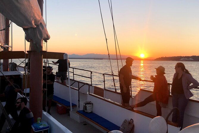 evening-colors-sunset-sail-tour-in-seattle