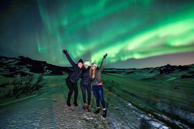 evening-lava-tunnel-tour-and-northern-lights