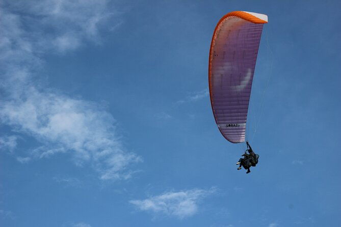 exciting-paragliding-flight-from-medellin-over-waterfalls