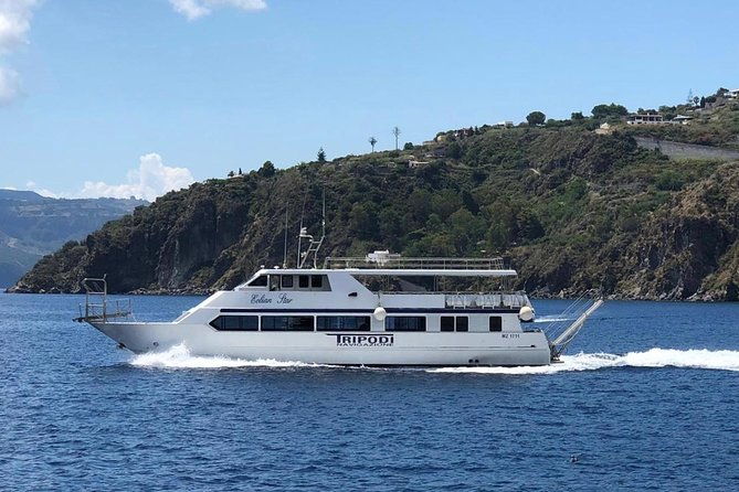excursion-to-stromboli-lipari-vulcano-from-tropea-2