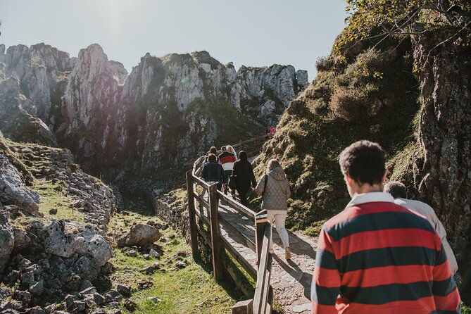 excursion-to-the-lakes-of-covadonga-and-cangas-de-onis-from-gijon