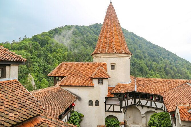experience-the-history-of-bran-castle-and-saxon-fortifications-in-burzenland