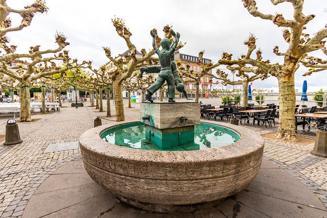 explore-dusseldorfs-art-and-culture-with-a-local