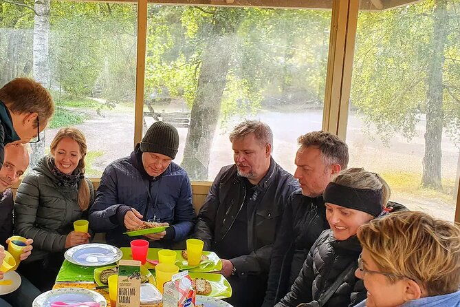 explore-happiest-helsinki-bike-ebike-bbq-sauna-forest-parks-2