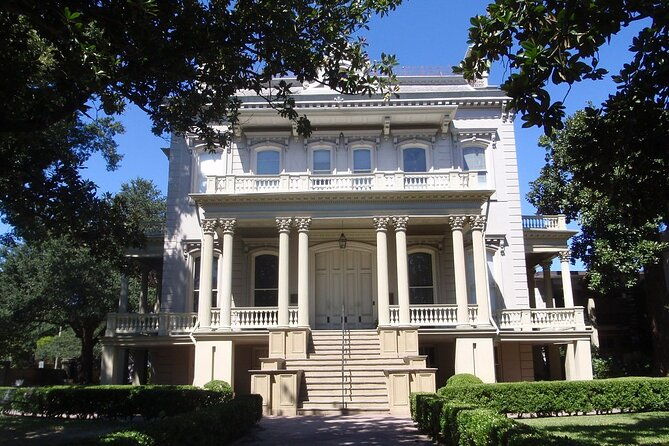 explore-new-orleans-garden-district-private-2-hour-walking-tour