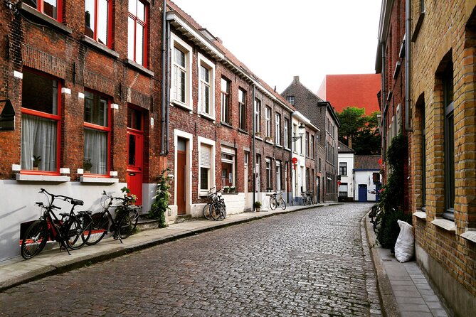 explore-the-instaworthy-spots-of-bruges-with-a-local