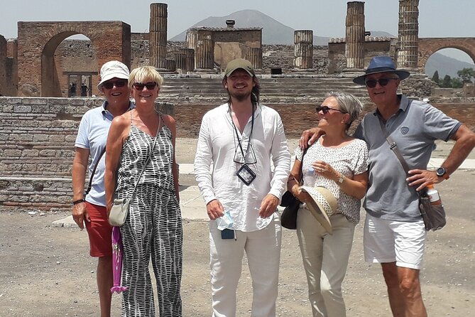 exploring-pompeii