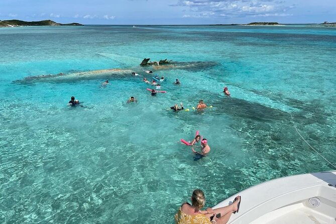 exuma-island-hopping-swimming-pigs-tour-with-lunch-from-nassau
