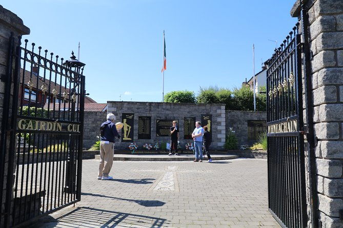 falls-road-murals-walking-tour-with-former-prisoners