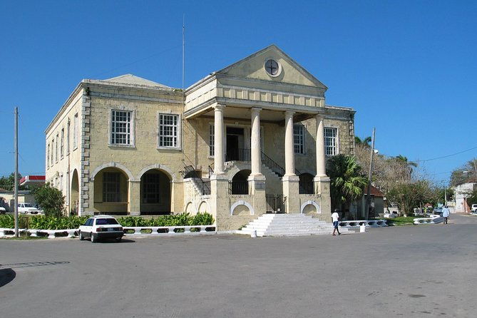 falmouth-shore-excursion-historic-sightseeing-tour-and-doctors-cave-beach