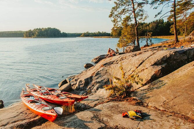 family-and-kids-friendly-private-kayak-tour-in-stockholm-archipelago-2